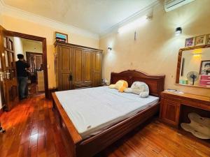 NHÀ  ĐÔNG NGẠC – DÂN XÂY- TRƯỚC NHÀ Ô TÔ TRÁNH